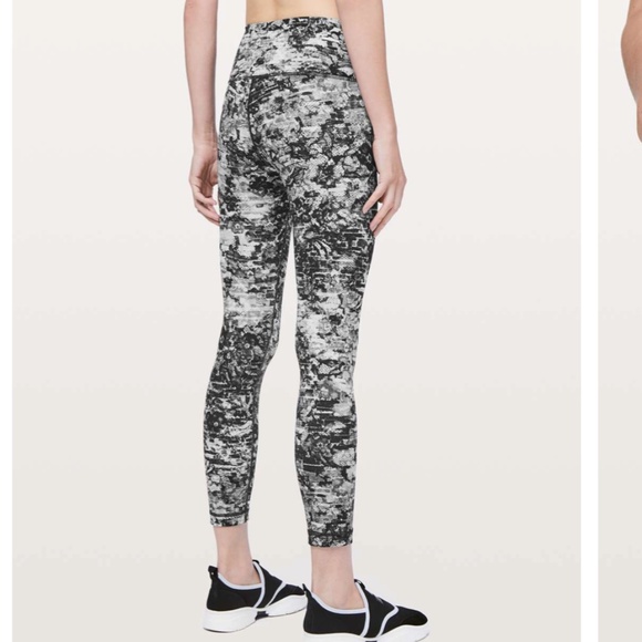 🌙 Lululemon Wunder Under HR  7/8 - 25” • Masked Lace Starlight Black • Size 6 - Picture 2 of 7